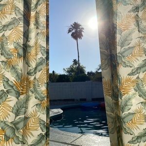 Meet your Posher, Poolside Resale!